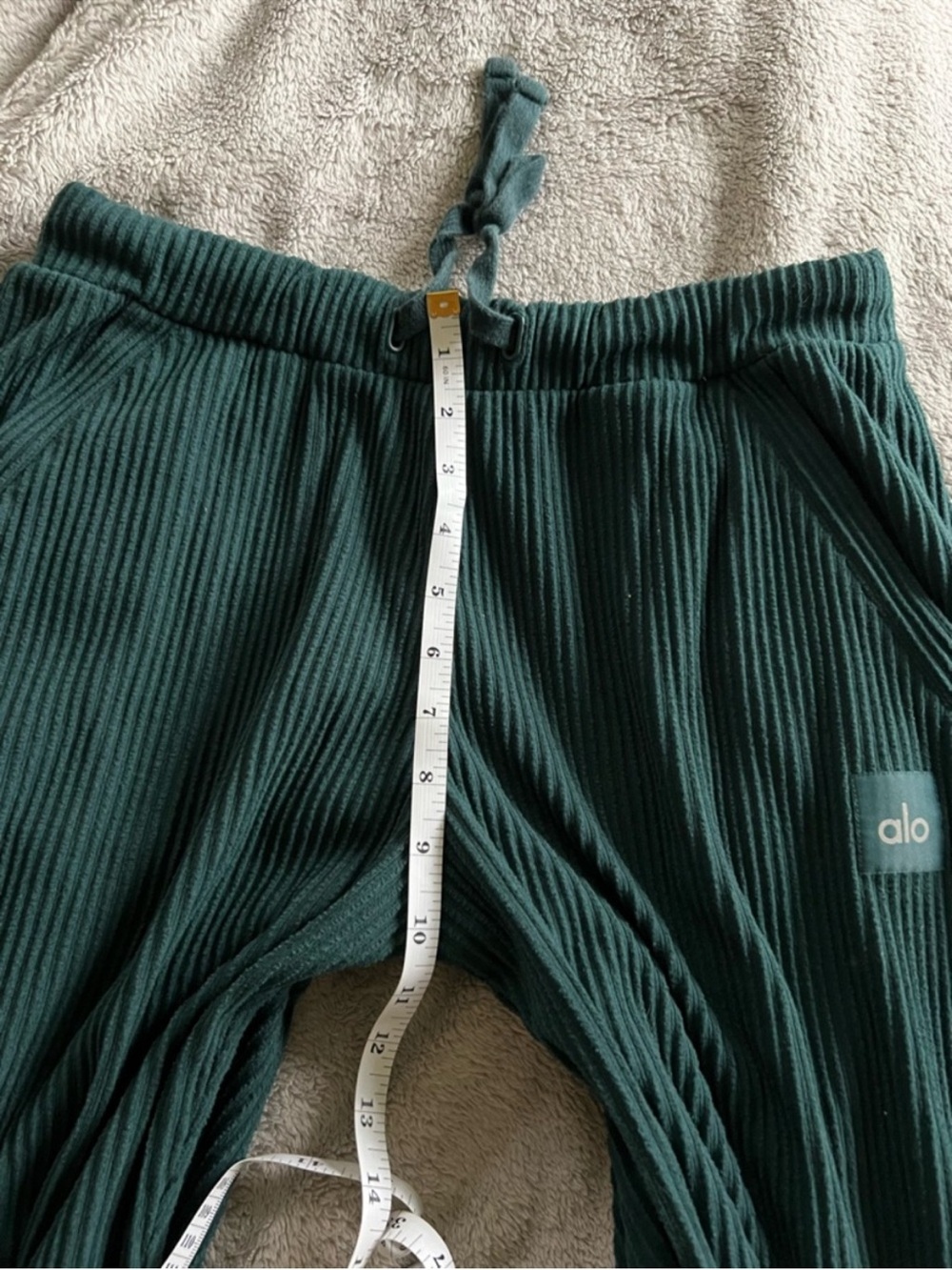 Alo Yoga Women’s Emerald Green Muse Sweatpants Small - Picture 6 of 6